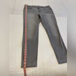 Universal Thread Grey Jeans size 14